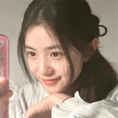 沙滩上的夏娃